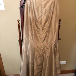 Carmen Marc Valvo skirt